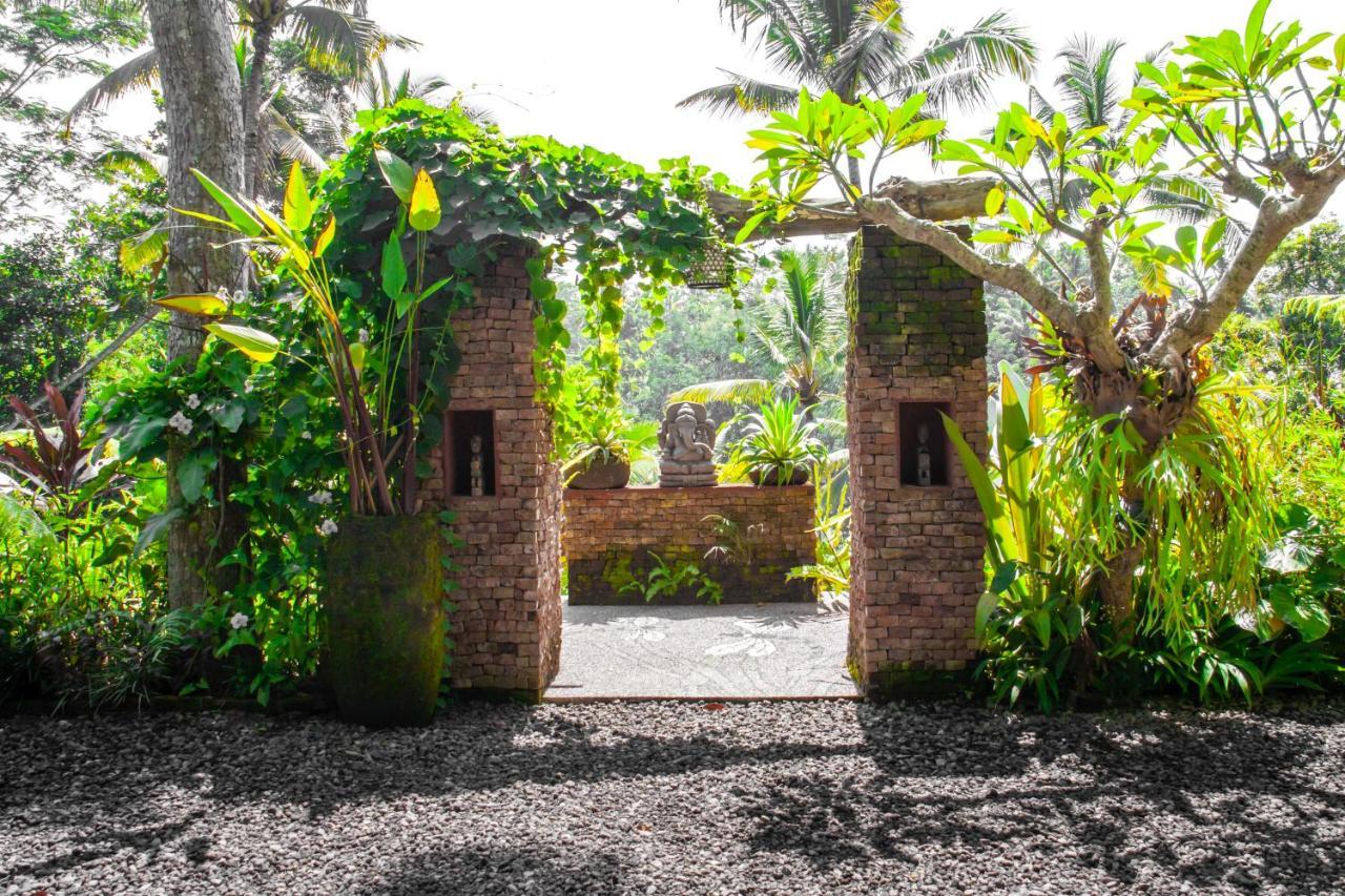 Villa Mahadevi Jungle Retreat Joglo 1 Ubud  Exterior photo